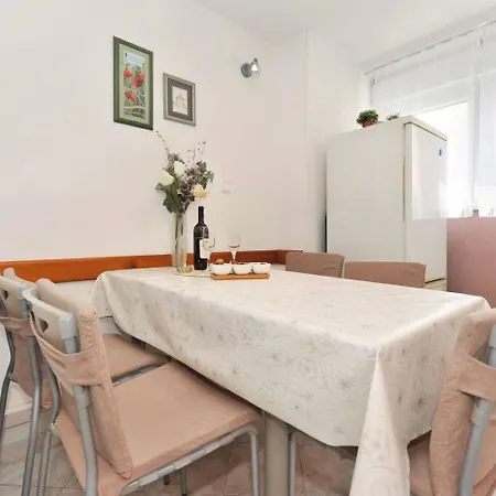 Ivan Apartman *
